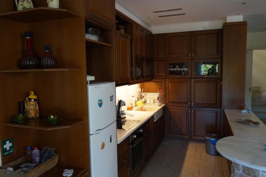 Dhráfi Apartment With A Garden, Bbq, Swimming Pool And Jacuzzi المظهر الخارجي الصورة