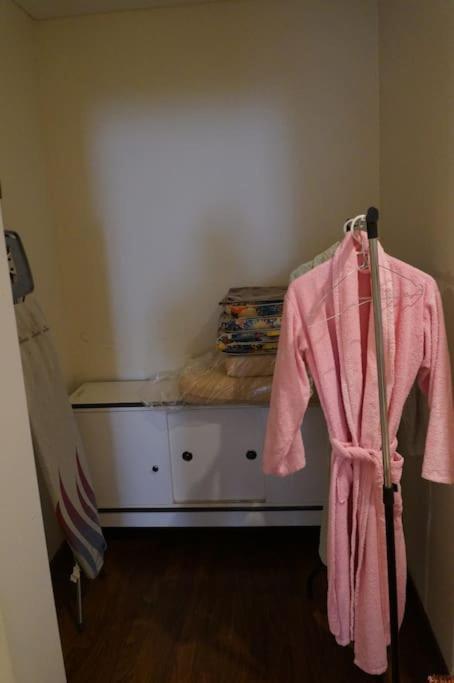 Dhráfi Apartment With A Garden, Bbq, Swimming Pool And Jacuzzi المظهر الخارجي الصورة