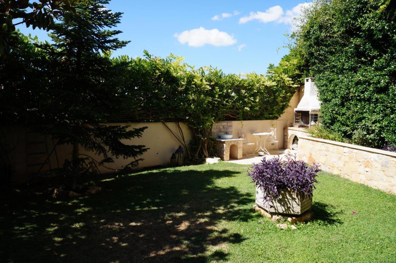 Dhráfi Apartment With A Garden, Bbq, Swimming Pool And Jacuzzi المظهر الخارجي الصورة